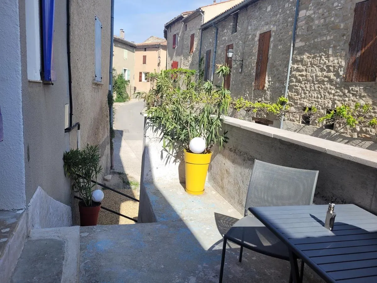 Hébergement de vacances Maison De Village Pierrerue Pierrerue